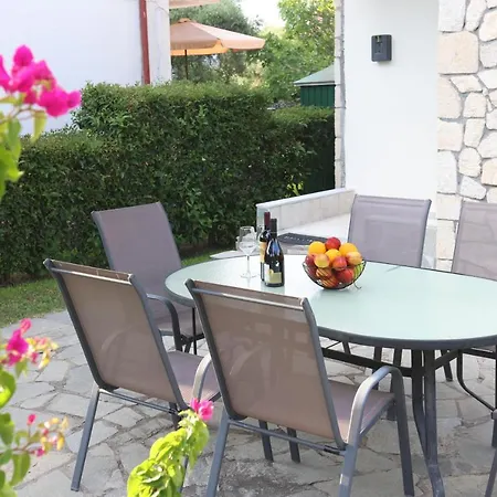 Апартаменты Luxury Полихроно